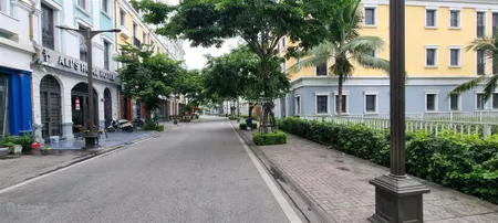 Bán gấp căn góc nhà phố thương mại tựa núi nhìn biển tại hạ long. dt 112,5m2. sở hữu lâu dài. 18 tỷ