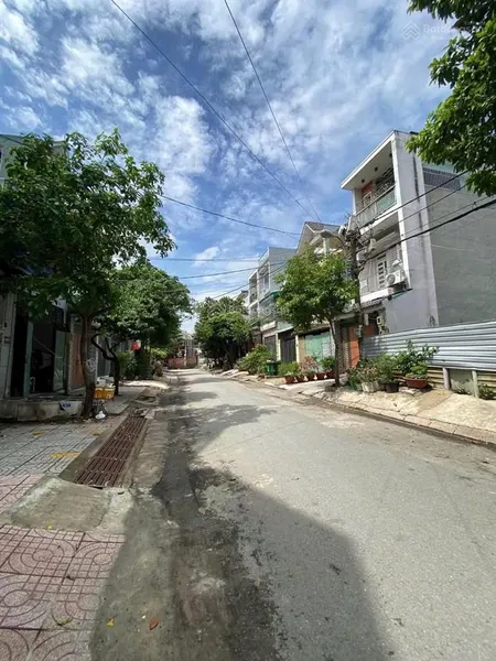 Lô đất đẹp tân thới hiệp 21 vào 1/. đường 12m thông. giá 5,3tỷ