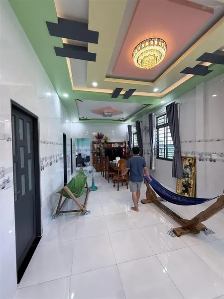 Bán nhà đầy đủ nội thất 8x27m gần chợ định trung, bình đại giá 1.6tỷ tl nhà mới xây kv yên tĩnh