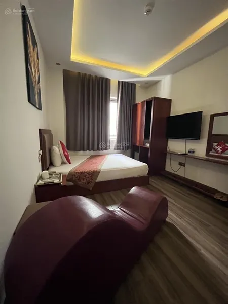 Bán toà khách sạn dòng tiền cao gần vương thừa vũ