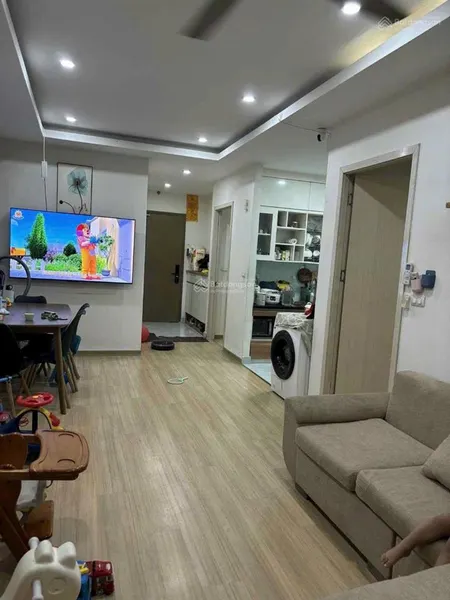 Chính chủ bán căn chung cư sài đồng bc đông nam tầng trung full nội thất. 70m2, 2 ngủ, 2 bc.