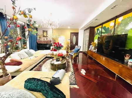 10.6 tỷ cần bán gấp căn góc tầng vip cc sky light mình khai 130m2, 3pn, 3wc