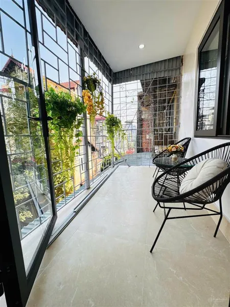 Tập thể cát linh, đoàn thị điểm, mặt phố, lô góc, 75 m2, (33 m2 sổ), 3 ngủ, 4.x t/ỷ.