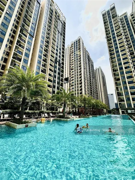 Bán căn hộ 2pn hado centrosa garden đường 3/2 p12 q10, giá 9,6 tỷ, 78m2, view hồ bơi, nhà đẹp