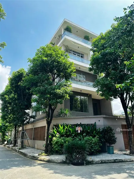 Siêu phẩm biệt thự mt tân canh p. 1 tân bình dt (10 x 28m) 3 tầng ctxd hầm 7l giá 63 tỷ