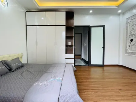 Bán nhà 6 tầng thang máy, 42m2, mặt tiền 4.2m giá 7.25 tỷ hoàng mai