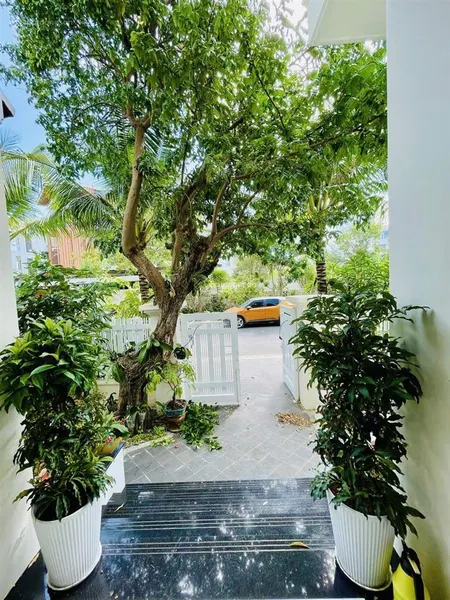 Bán biệt thự góc 2 mặt tiền có view biển vị trí kim cương kđt biển an viên, nha trang