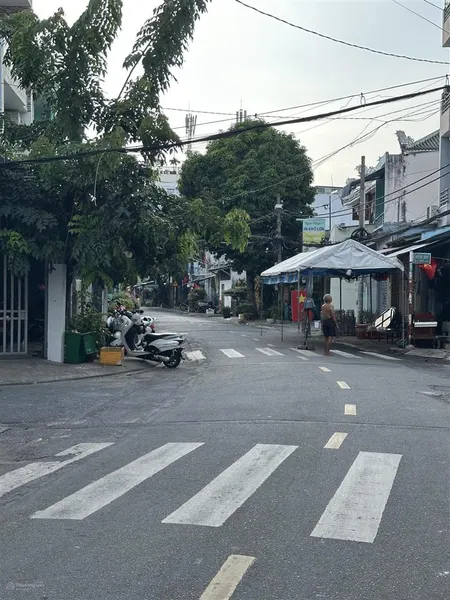 Nhà khu họ lê tân phú4tỷ nhỉnh2tầng 4m tiêu chuẩncách 10m đường tảikế chợ vải phú thọ hoà