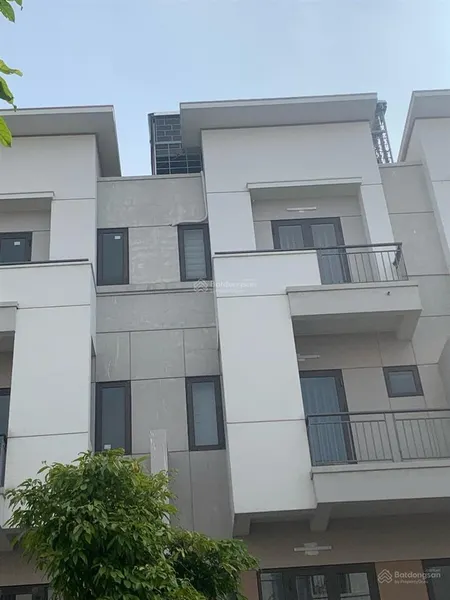 Chính chủ gửi bán nhà 75 m2 sau chân đế chung cư 15 tầng tại vsip từ sơn giáp ninh hiệp, sun pđ.