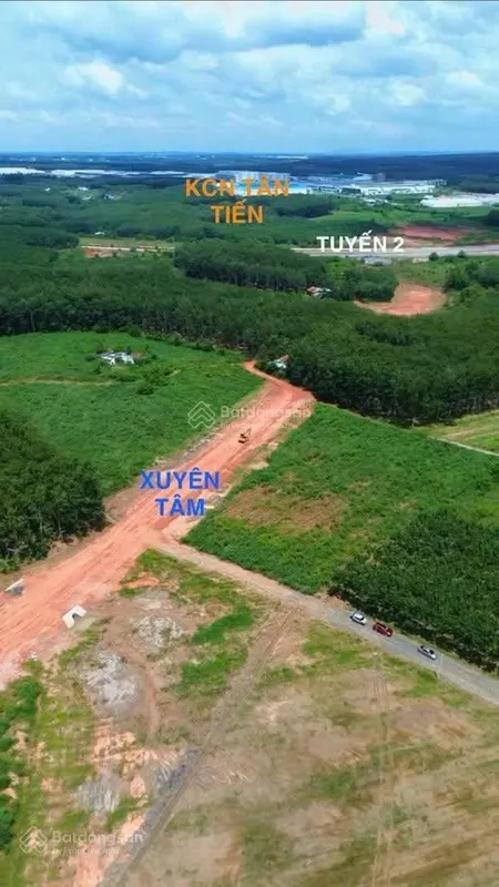 Ngã tư xuyên tâm tuyến 4. ngay vòng xoay tân hòa, cách đèn đỏ 20m ra nhanh 490tr