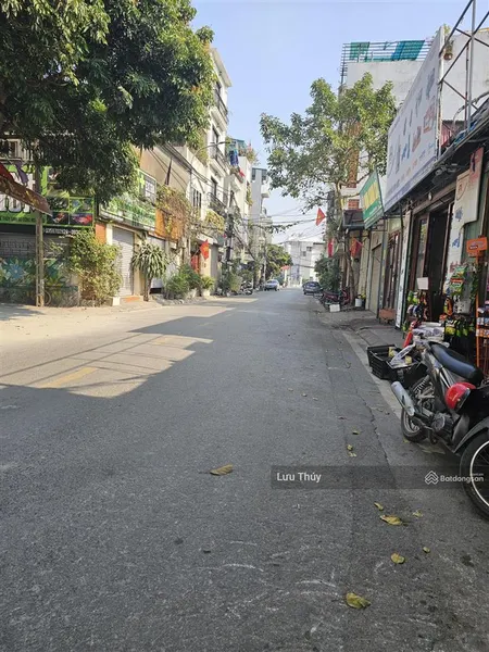 Bán đất phân lô phố đức giang long biên 15 tỷ 100m2 mt 6.2m ô tô tránh kinh doanh gần phố gần đ 40m