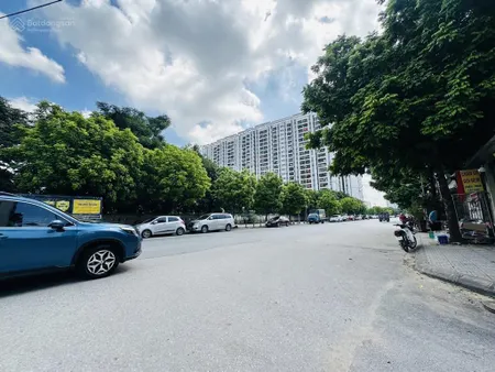 Bán đất phố nguyễn lam long biên ngõ 4m mặt tiền khủng oto vào đất