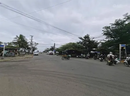 Cần bán lô đất mt trần đình tri. đối diện chợ