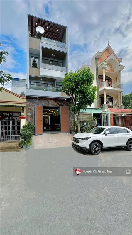 Nhà phố hiện đại thang máy khu dân cư đồng bộ an ninh cách phú mỹ hưng 300m giá 17,9 tỷ