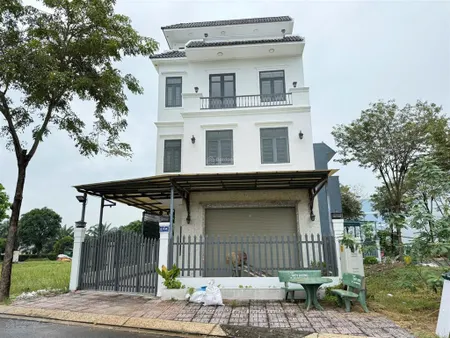 Bán nhà khu đô thị năm sao 360m2 giá 6ty5 (thương lượng) 0931 112 ***