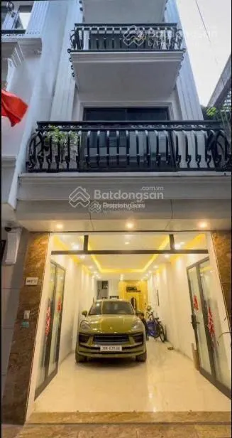 Bán nhà cầu giấy. 45m2 6 tầng mt 4m , nhà đẹp , ngõ rộng . cách phố 60m. giá 12,9 tỷ