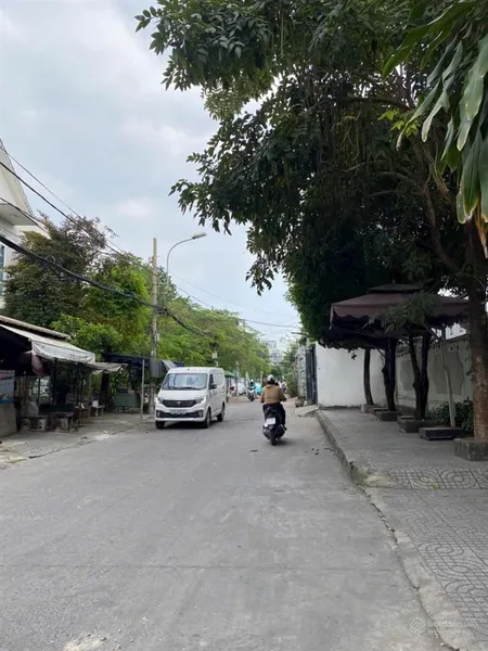 Bán nhà mt đô đốc long 4,3 x 19m giá 7,9 tỷ