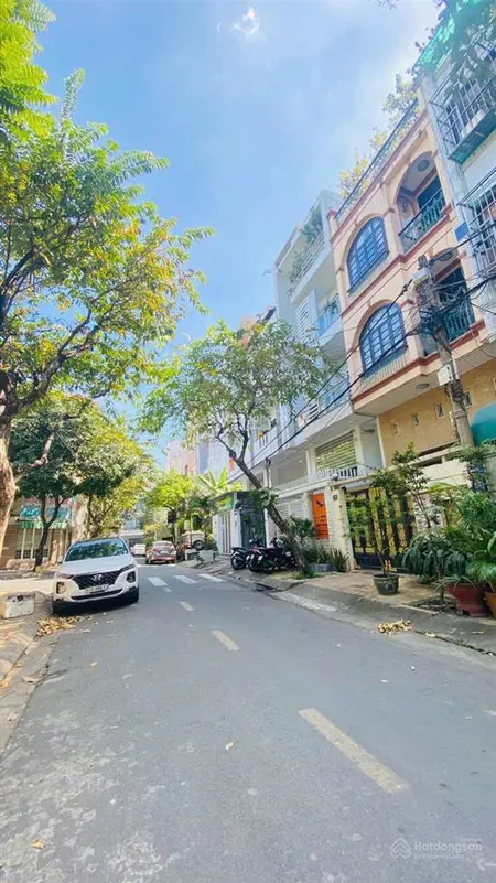 Cần bán nhà phố kdc trung sơn, 5x20m, 3 lầu, sổ hồng giá 24 tỷ. ms viêm 0938 971 ***
