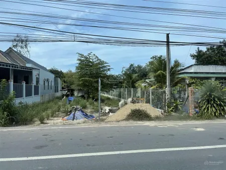 Ngộp tiền sang gấp nền đất 10x45=450m2 thổ cư shr mt đường lớn cạnh chợ, ủy ban dân đông giá 720 tr
