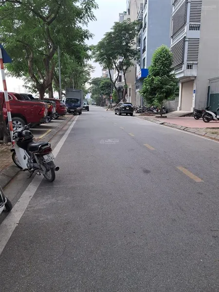 Bán nhà x2a yên sở, 100m2 x 7 tầng thang máy, căn góc thoáng, vỉa hè ô tô tránh, view hồ, 28.x tỷ