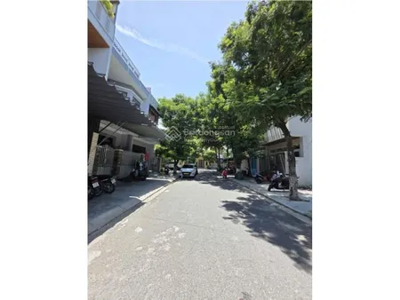 Bán lô đất biển đường tân phú 1 cách bãi tắm mân thái 500m . dt 90m2 giá 10ty5 0942 992 ***