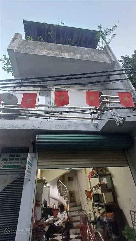 Bán đất tặng nhà 2 tầng cũ phố lạc long quântrịnh công sơn tây hồ, dt 50m2, 14.6 tỷ, giá đầu tư