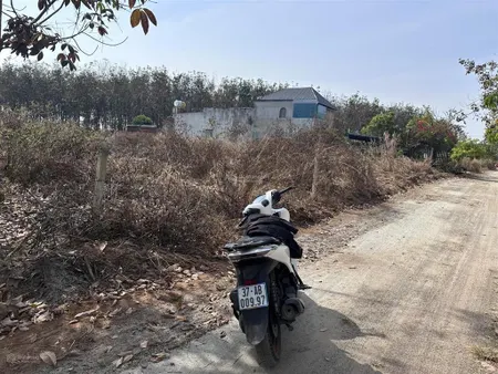 Duy nhất 1 lô. ngay trục chính kcn. ngang 32m tổng hơn 1 sào giá chỉ 435tr