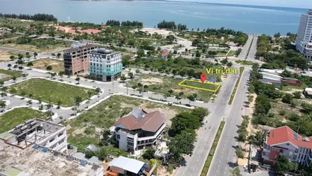 Bán lô góc thổ cư 408m2, mặt tiền 16/4, ngay vòng xoay công viên biển bình sơn, 85tr/m2 cực đẹp
