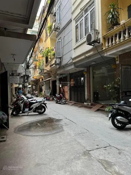 Bán nr đống đa 52m2, ô tô vào nhà, 40m ngõ thẳng tắp ra phố, lô góc, nở hậu, nhà dân xây kcbt