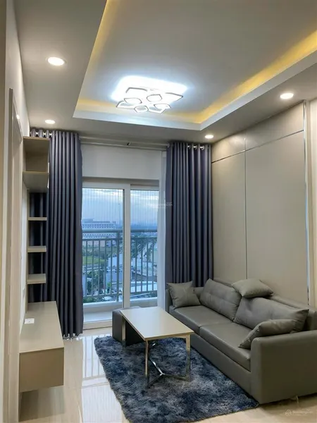 Dạ, em bán căn hộ 77m2, 2pn giá 3,850 tỷ, nội thất cao cấp, bao hết thuế phí chuyển nhượng