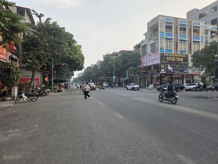 Bán căn nhà 4 tầng đẹp kinh doanh đắc địa mặt nguyễn trãi, ninh xá, tp bn. dt 115m2. mt 4,6m.
