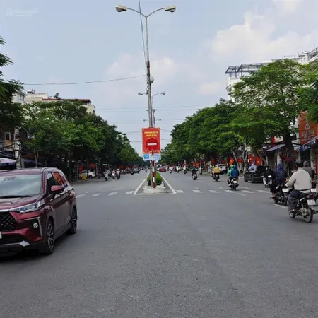 Bán nhà mặt đường trường chinh