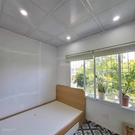 Chính chủ bán tập thể phố 8/3, hai bà trưng 24m2, full nội thất, view sân chơi, giá 1 tỷ 198 triệu.