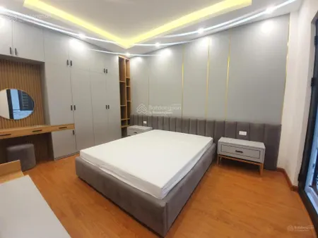 6.3 tỷ. nhà mới sẵn ở. căn nhà 35m2. mặt tiền 3.2m x 5t x 4pn. đường 3m. ngõ 124 hòe thị ntl