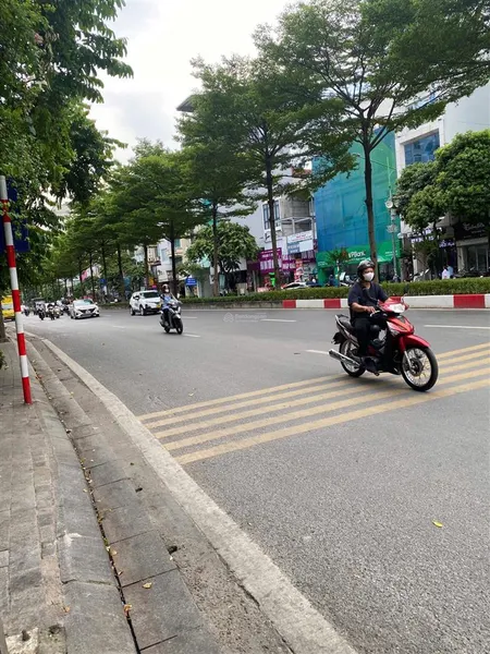 Mảnh đất phố kim mã ba đình 45m2 mặt tiền 4,5m ngõ thông cách phố 30m xây lên cực hot