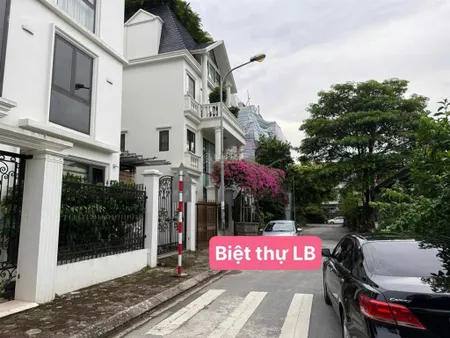 Cần bán biệt thự sài đồng long biên hà nội.