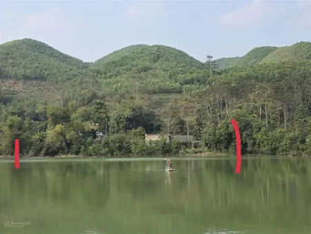Bán đất vị trí siêu đẹp yên thủy hòa bình mặt hồ 71m, tựa núi cách ubnd xã hơn 100m