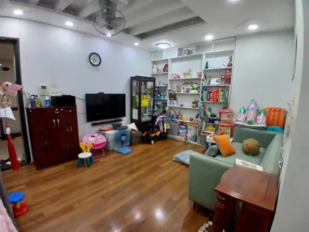 Bán căn hộ hoàng kim thế gia 2 phòng ngủ, sổ hồng riêng. giá bán 2.9 tỷ, hỗ trợ vay.