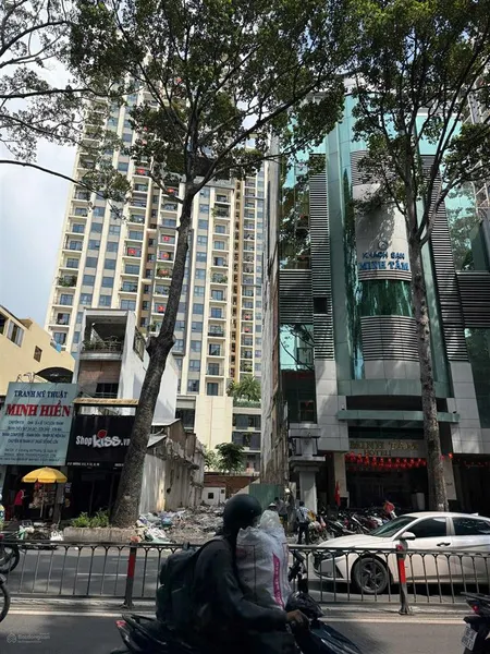Đất duy nhất còn sót lại đoạn đẹp nhất đường 3/2 quận 10 hà đô centrosa 225m² gpxd hầm 7 lầu