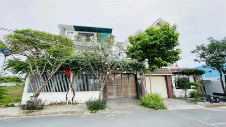 Cần tìm chủ mới cho căn biệt thự kdt phước long có sổ và có thang máy