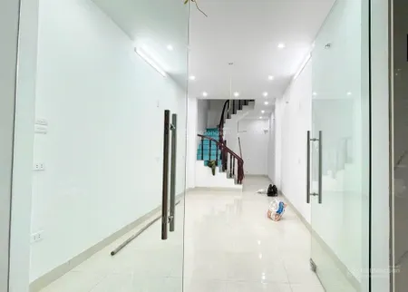 Bán nhà mặt phố đền lừ ii, 15 tỷ, 30 m2, 4pn, 5wc, mặt tiền 3m, đường 10m