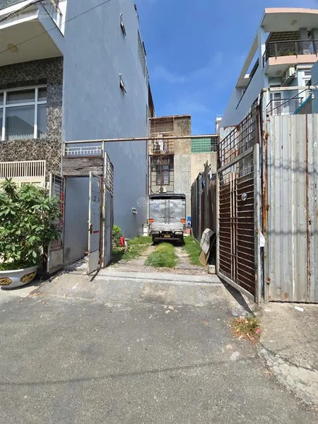 (đất ngợp )bán lô đất sát mật tiền phạm văn đồng dt 64 m2,giá chốt 9 tỷ