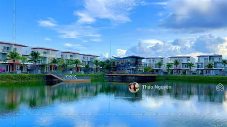 Chính chủ kẹt tiền bán gấp villa 90m2 view hồ cực đẹp 7.75tỷ, villas 8x15m giá 9.xtỷ 0979 940 ***