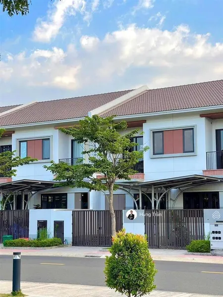 Bán ngộp nhà 2 tầng sun casa central 100m2 giá chỉ 2 tỷ 820, sổ sẵn công chứng ngay