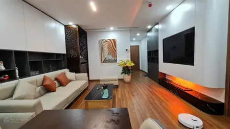 Chính chủ bán ch (3n 2vs). dt 95m2. giá 7,9 tỷ. đc goldsilk complex, vạn phúc. full nội thất.