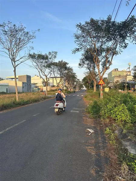 Cần bán nhanh lô đất đường (7,5m ) việt bắc trục thông biển tân trà view công viên giá tốt