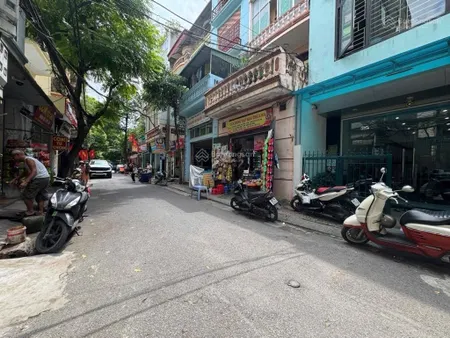 Bán nhà hoàng ngân, ngõ thông nông gần phố, nhà mới, view sân chung cư, 48m2, hơn 14 tỷ