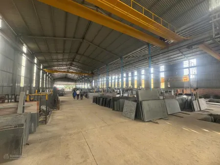 Bán kho xưởng diện tích 4500m2, có sẵn hệ thống kho kiên cố 3500m2