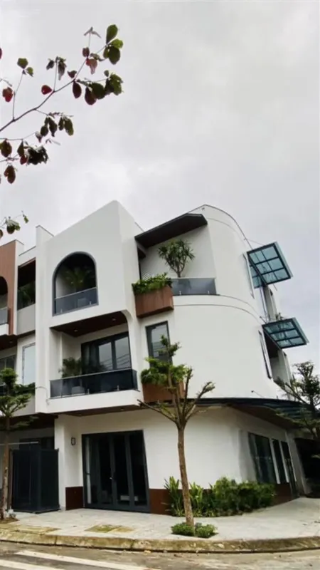 Bán gấp nhà 2 lầu (8x20m). ngay chợ bờ ngựa hưng nhơn bình chánh. giá 1,25 tỷ. đang cho thuê 15tr.