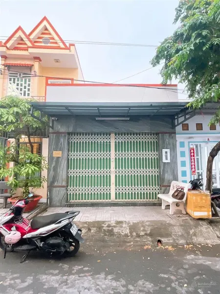 Bán nhà kinh doanh mt giá 1 tỷ 550 sổ hồng riêng chính chủ, không lộ giới tranh chấp, cho thuê 7tr